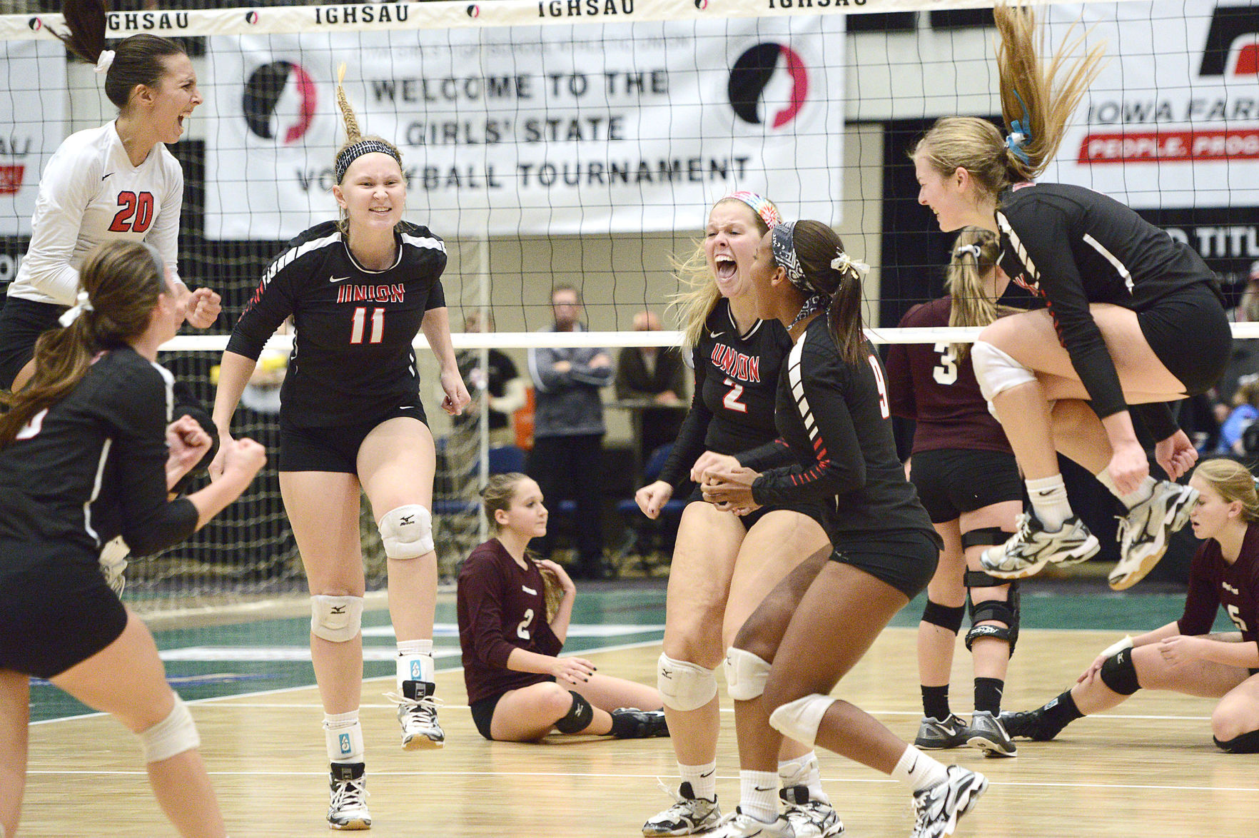 111016TH-Union-vball-9